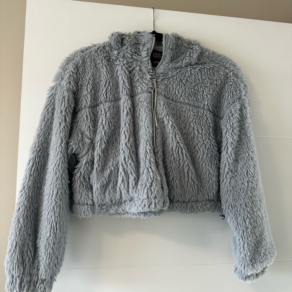 URBAN OUTFITTERS CROPPED ZIP UP JACKET